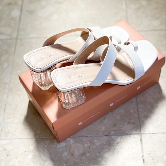 Ruffle White Toe-Loop Lucite Heels Square Toe - Picture 6 of 8